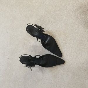 Beautiful satin Nine West dressy shoe